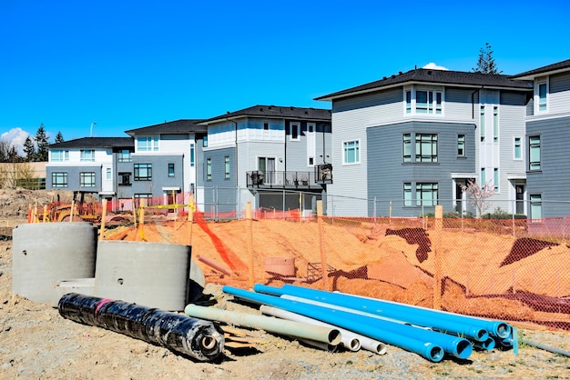 construction-area-block-new-residential-townhouses_769578-283 construction-area-block-new-residential-townhouses_769578-283