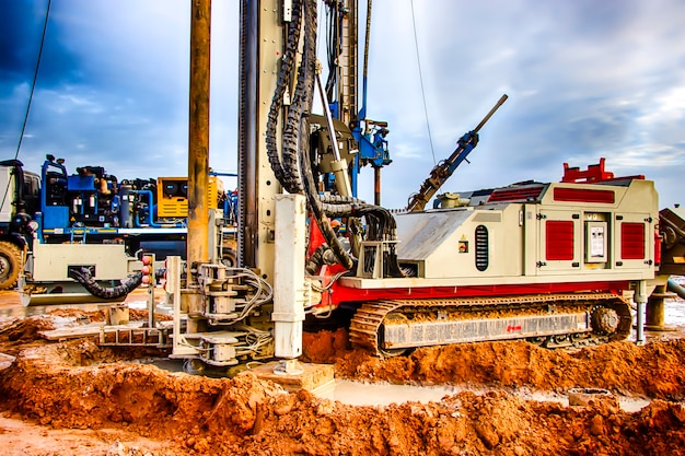 drilling-rig-drilling-deep-wells-industry-mineral-exploration-belarus-salihorsk-2020_331695-484 drilling-rig-drilling-deep-wells-industry-mineral-exploration-belarus-salihorsk-2020_331695-484
