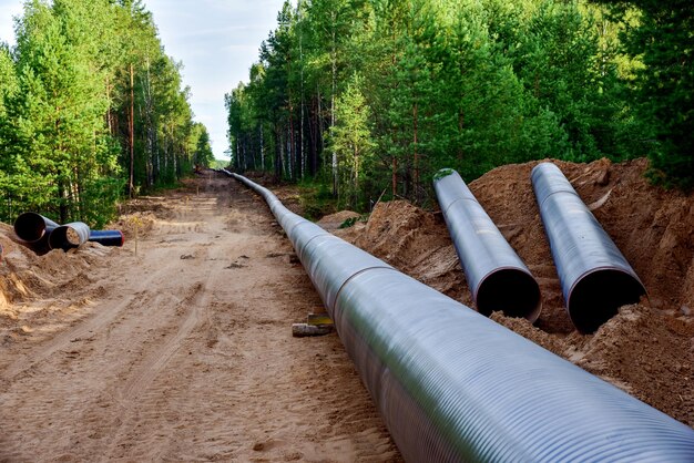 natural-gas-transmission-pipeline-crude-oil-pipes-installation-transporting-fuel_1048944-13841204 natural-gas-transmission-pipeline-crude-oil-pipes-installation-transporting-fuel_1048944-13841204